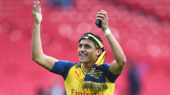 Alexis to miss start of the Premier League season confirms Wenger