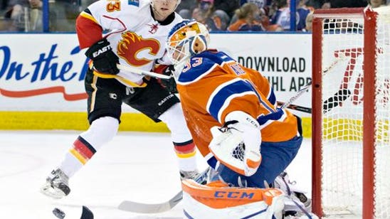 Oilers sign goaltender Cam Talbot to 3-year extension