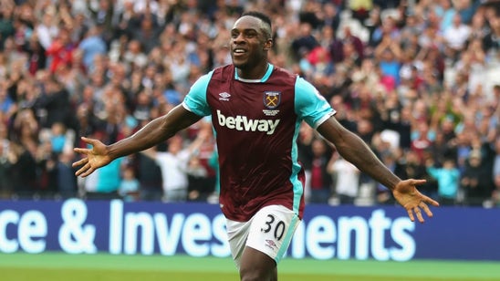 West Ham's Michail Antonio drove 2 hours to hand-deliver a signed shirt for charity