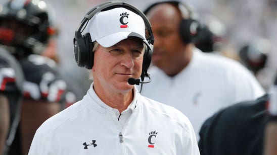 Tuberville resigns after coaching Cincinnati for 4 seasons