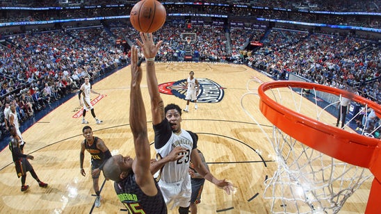 Davis drops 43, but Hawks keep Pelicans winless with 6th straight win