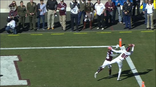 Watch this UTSA WR pull down an impressive one-handed touchdown against Texas A&M