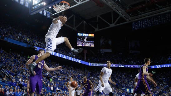 No. 2 Kentucky opens with win over Albany as Murray posts strong second half