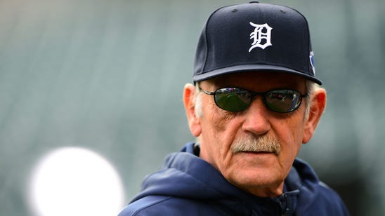 Jim Leyland 'dabs' with Migos at Michigan's National Signing Day event