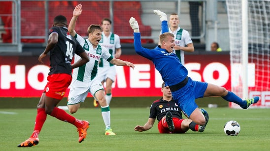 Watch this Dutch league match descend into utter, delightful chaos