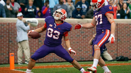 War hero and former Clemson WR Rodriguez signs with the St. Louis Rams