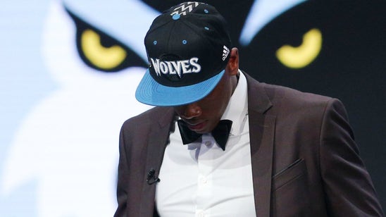 No. 5 pick Kris Dunn breaks down talking about his mom at the NBA Draft
