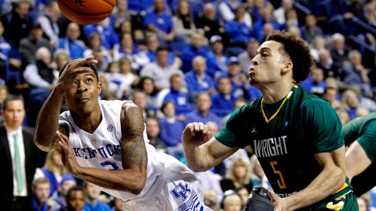 PG Ulis' career-high scoring night lifts No. 2 Kentucky to 4-0