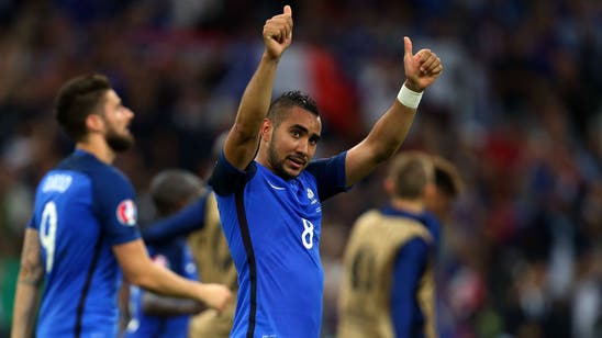 Real Madrid, Chelsea keeping tabs on West Ham star Payet