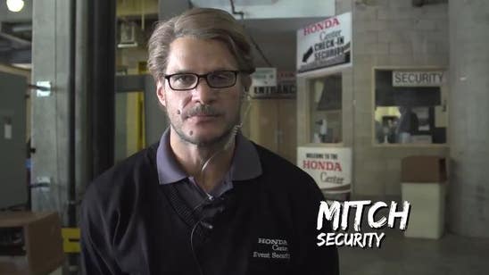 Kevin Bieksa finds new calling as Honda Center security guard (VIDEO)