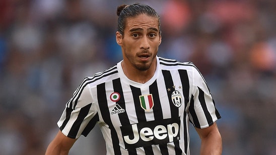 Juventus suspend Martin Caceres after car crash