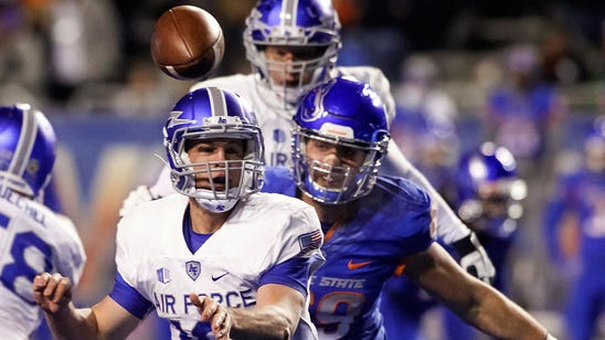 Air Force goes to the air to thwart Boise State, 37-30