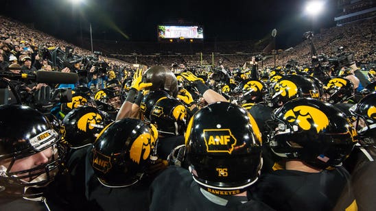 Hawkeyes defensive gets many All-Big Ten honors