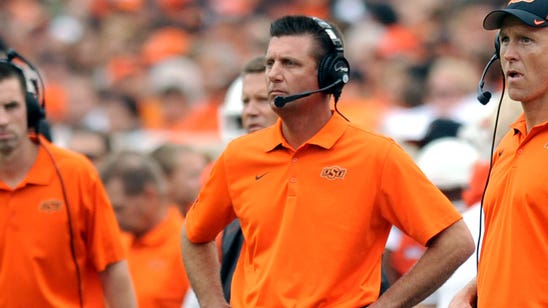 Gundy isn't banning social media for his team