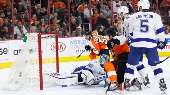 Lightning upended on road by Flyers as winning streak ends