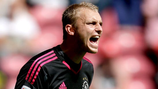 'No Red Devils contact' over Cillessen, according to Overmars