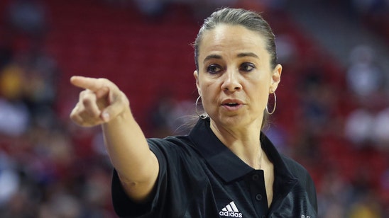 New York Liberty honor Spurs assistant coach Becky Hammon