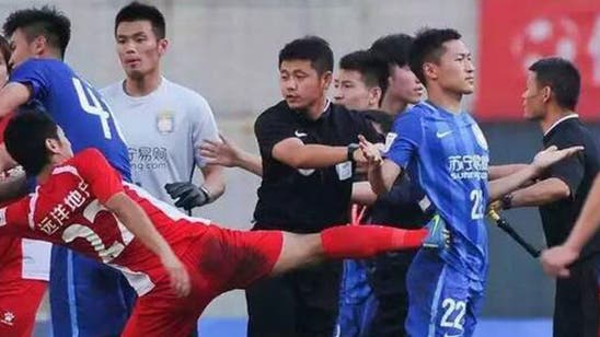 Players attacked as ugly mass brawl breaks out in Chinese Cup match