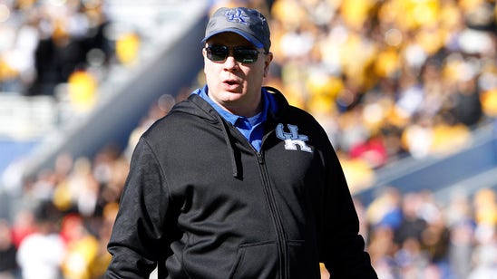 Stoops tips hand about frontrunner in QB competition