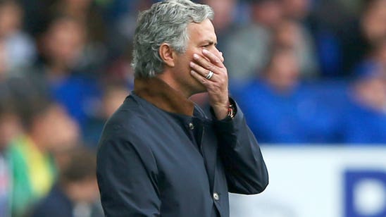 Everton pile pressure on floundering champions Chelsea
