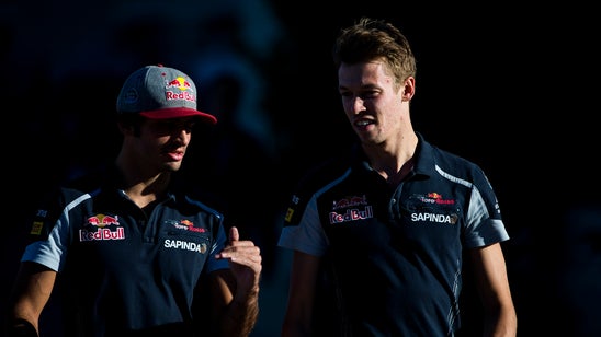 Toro Rosso confirms Kvyat will stay alongside Sainz in 2017