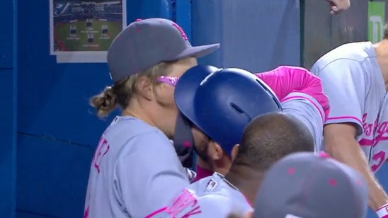 Kike Hernandez gives Adrian Gonzalez a pregame birthday kiss