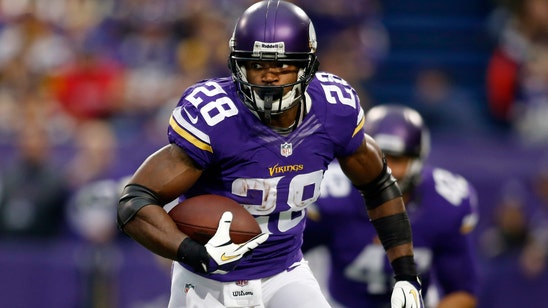Peterson bails Bridgewater out of sack with 49-yard catch-and-run