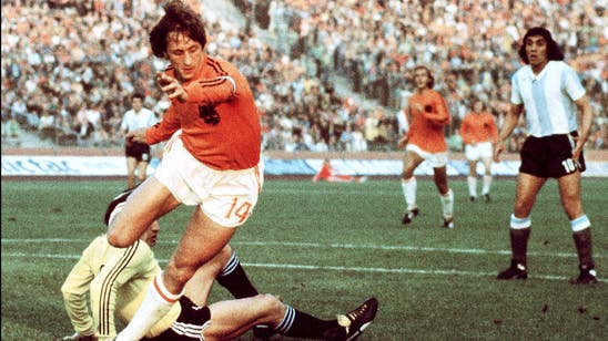 Netherlands to follow Feyenoord's lead with Cruyff tribute