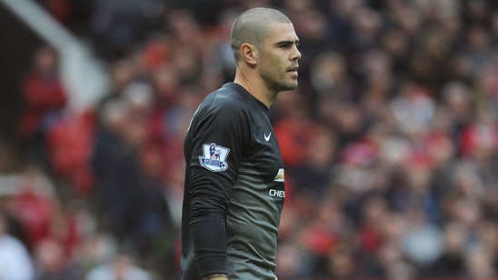 Victor Valdes leaving Manchester United for Besiktas