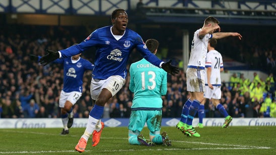 Romelu Lukaku scores world class goal to sink Chelsea