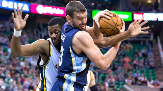 Grizzlies' Gasol out indefinitely with broken right foot