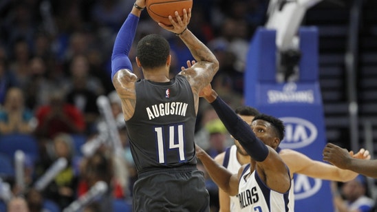 D.J. Augustin shines as finisher in win over Dallas Mavericks