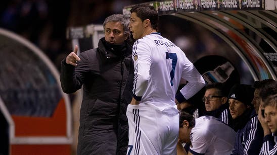 Ronaldo wants Madrid stay, thinks Mourinho can lift Man United