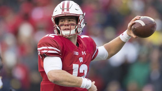 Hornibrook keeps poise in QB spotlight for No. 5 Wisconsin