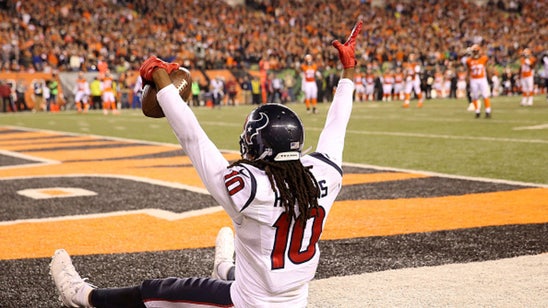 WATCH: DeAndre Hopkins makes ridiculous one-handed catch on MNF