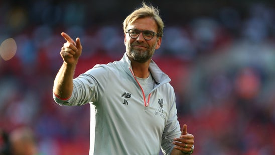 Jurgen Klopp tricks goalkeeper on blindfolded penalty kick, buries it