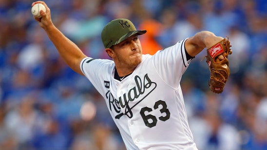 Royals DFA Maness to open 40-man spot for Farrell