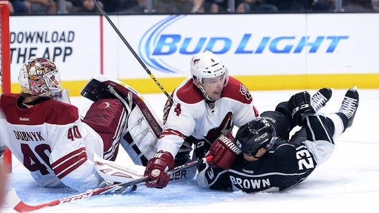 Coyotes' Michalek proves it's hip to be tough