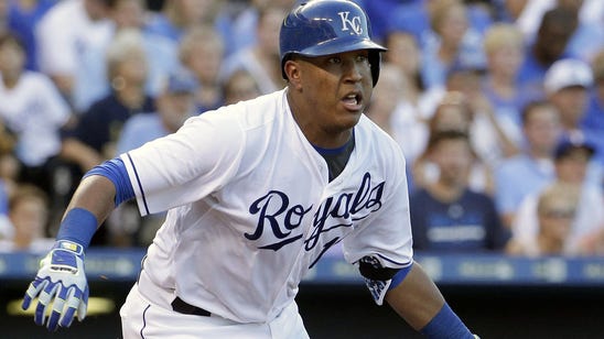 Scuffling Perez drives in two runs as Royals beat White Sox 7-6