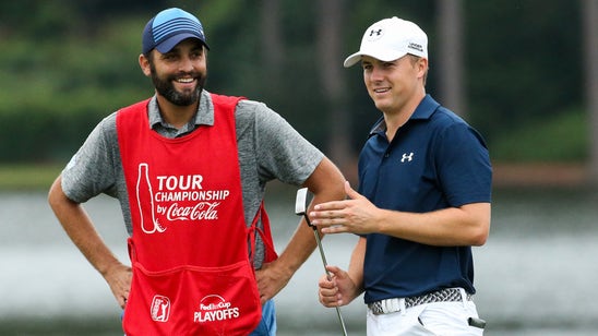 Report: Spieth's caddie made more money at golf than Tiger in 2015
