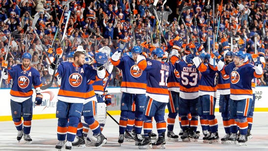'Let's go Islanders' chant erupts as Billy Joel closes out Coliseum