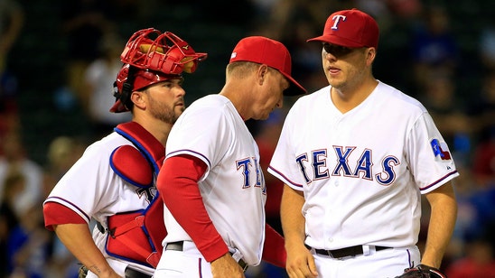 Rangers blow late lead to Blue Jays