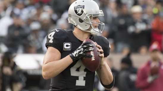 Injury Report: Derek Carr Practices Without Glove