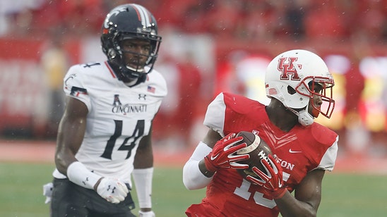 WATCH: Cincinnati notches bizarre interception off Houston receiver's foot