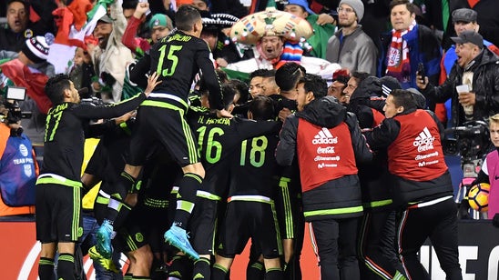 Watch Mexico celebrate win over USMNT with amazing Mannequin Challenge