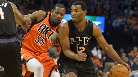 Suns' Warren out for year with broken foot
