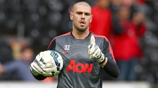 Valdes joins Standard Liege on loan from Manchester United