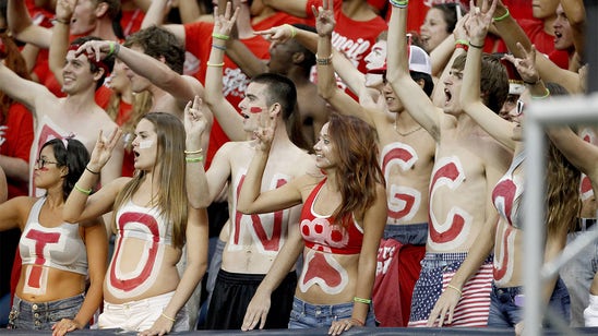 Video: Security guard at Houston game appears to strike celebrating fan