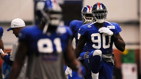 Jason Pierre-Paul practicing with custom glove for injured hand