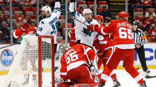 Pavelski, Jones lead Sharks to 3-2 win over Red Wings